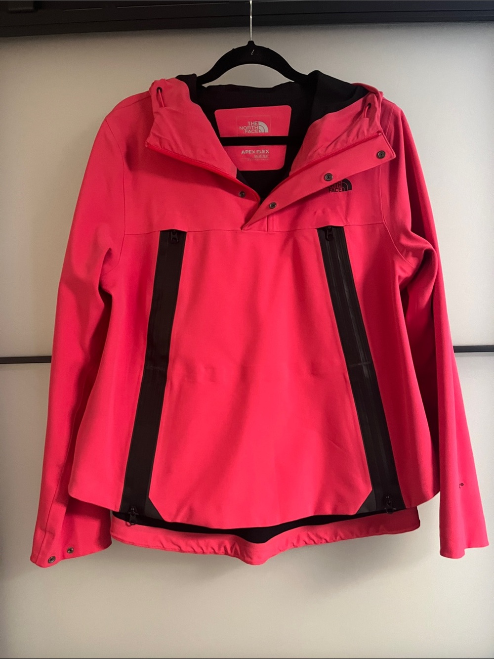 Gortex The North Face Women’s Bright Pink Apex Flex Jacket